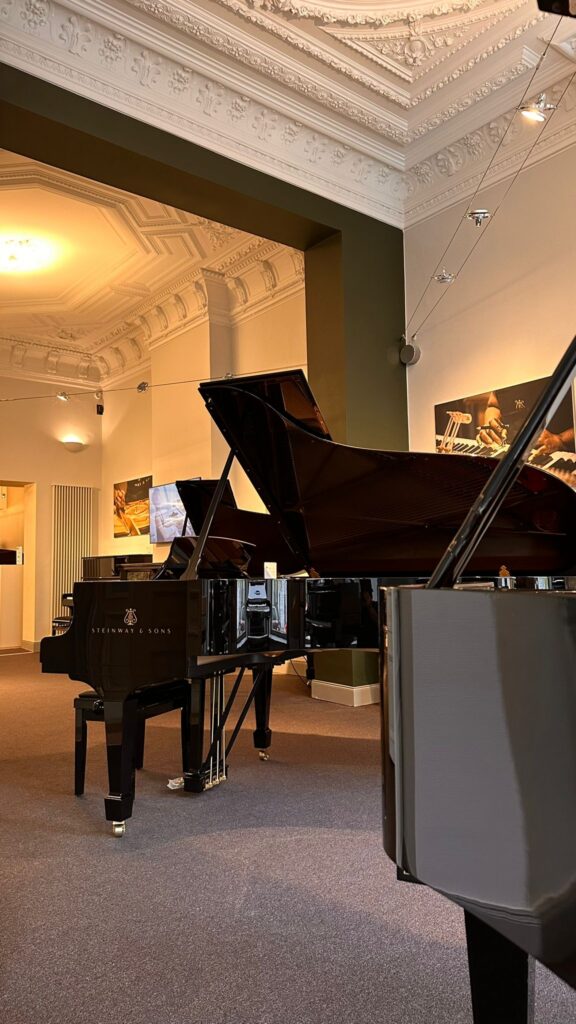 Pianos_Maene12