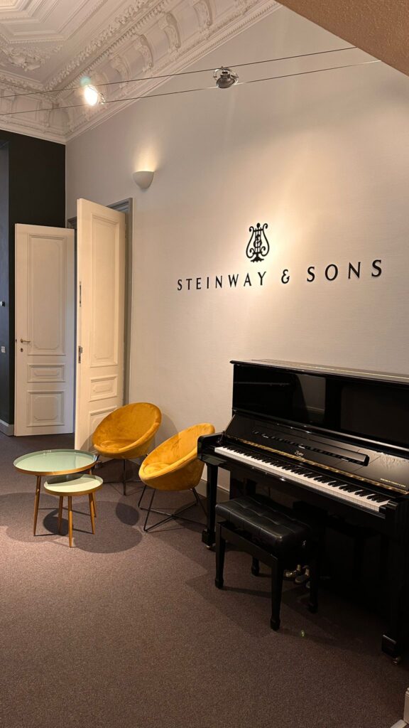Pianos_Maene2